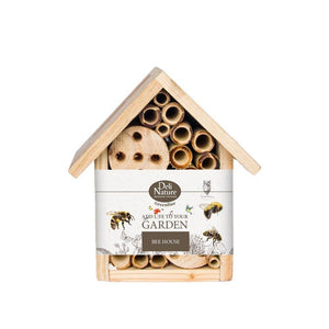 Deli Nature Greenline Bijenhuis Deli Nature Bee House is een schuilplaats voor bijen. Ideaal om rustig eitjes te leggen en te overwinteren. Een schuilplaats voor bijen Ideaal om rustig eitjes te leggen en te overwinteren Afmetingen:Breedte: 17,5 cmDiepte: 12 cmHoogte: 20 cm.