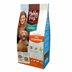 Hobby First Canex Adult Graanvrij 12 kg is een voeding voor volwassen honden van alle rassen. Deze voeding is specifiek voor honden die gevoelig zijn voor granen. Het bevat geen tarwe, rijst, maïs of andere granen. De granen zijn vervangen door groenten als aardappelen, erwten en wortelen