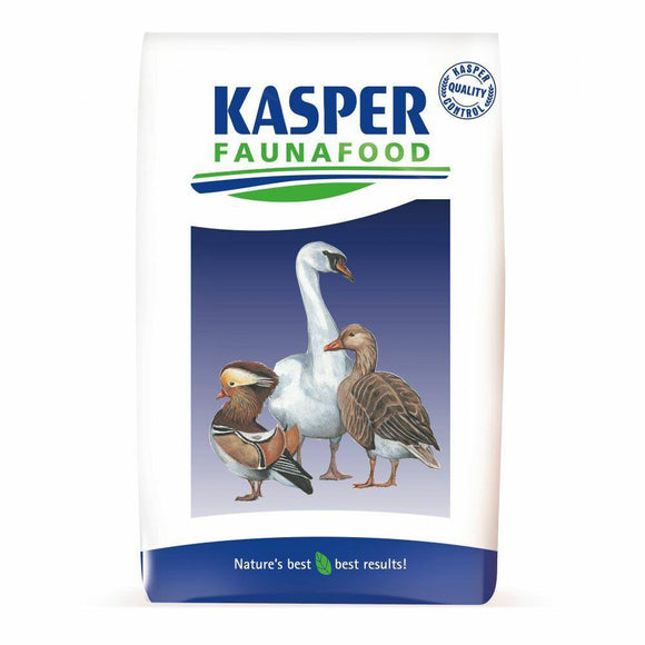 Kasper Faunafood Eendengraan voer voor alle sierwatervogels in vijvers, op kinderboerderijen, in stadsparken, dierentuinen en in de vrije natuur. Rekening houdend met de behoefte van de dieren in elk stadium van hun ontwikkeling is er een voedersysteem dat, mits juist gebruikt, een goede opfok en bevedering bevordert