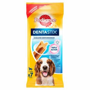 Pedigree Dentastix Medium zijn geschikt voor volwassen honden van gemiddelde grootte, en hebben een reinigende werking op het gebit. De x-vorm verwijdert vuil aan de oppervlakte en de ingrediënten maken tandplak onschadelijk. Bij dagelijks gebruik helpt het de vorming van tandplak tot 80% te verminderen